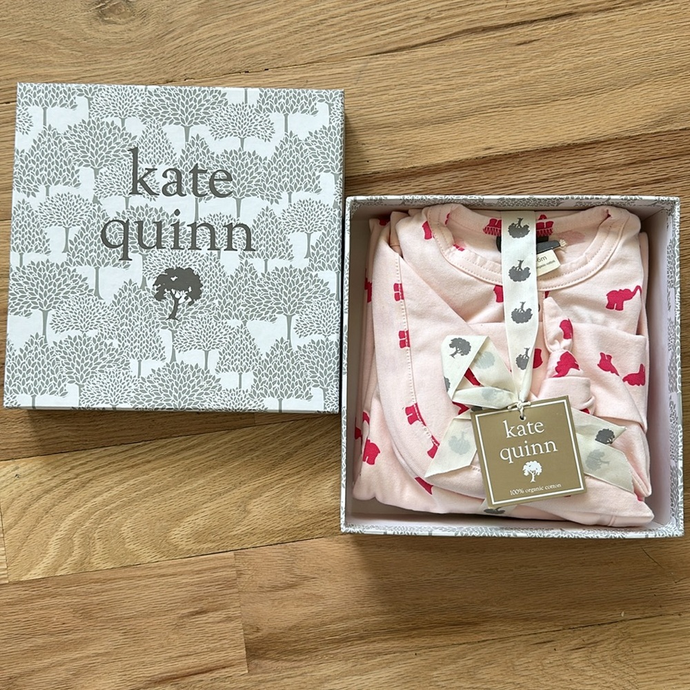 NWT! Kate Quinn gift set: nightgown, knot hat, receiving blanket, sz 3-6 months - Picture 2 of 5